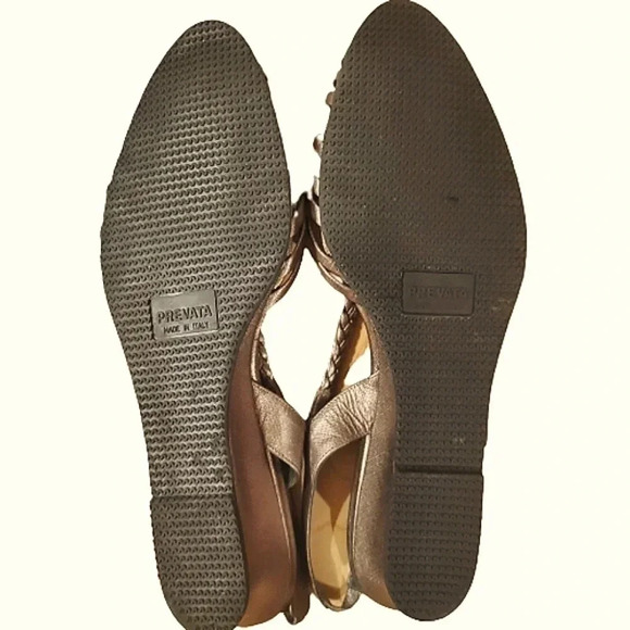 Prevata bronze 1" heel sandals with gorgeous woven  accent at toe Size 9 AA - Picture 2 of 6